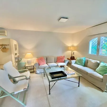 Graciosa- Beachside Apartment Marbella